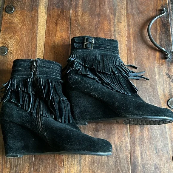 Aerosoles Black Suede Womens Ankle Wedges With Tassel Size 8 - Picture 5 of 12